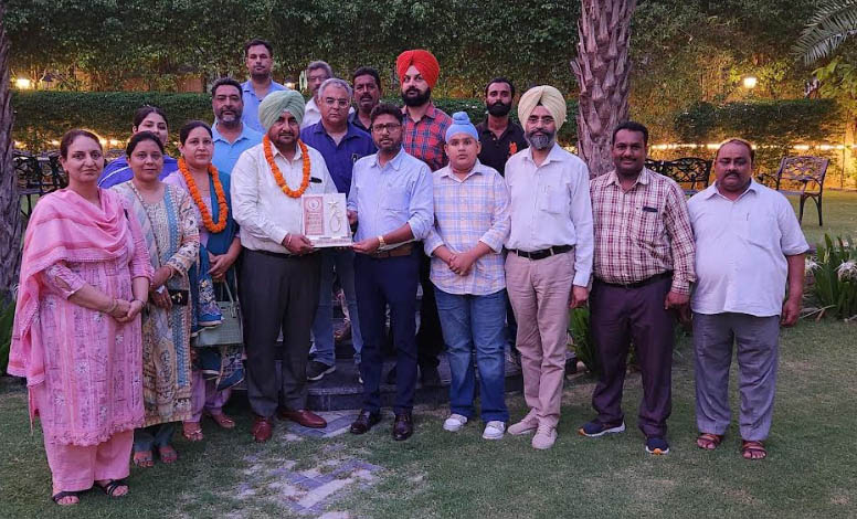 DPRO office Patiala employee Rajinder Singh retired
